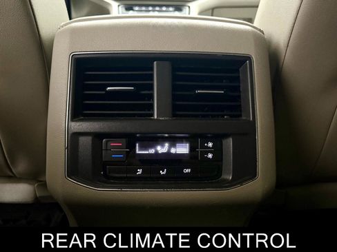 Used 2018 Volkswagen Atlas SE AWD/4WD image 19