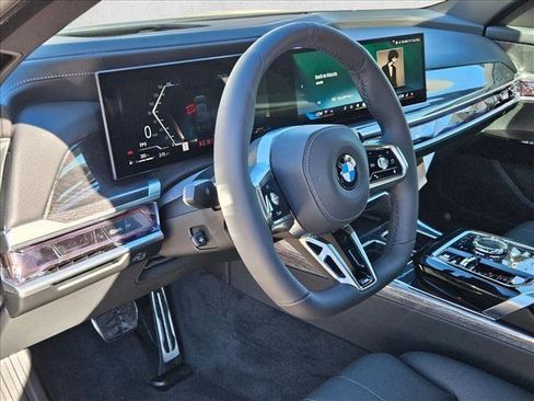 New 2025 BMW 760i xDrive image 3