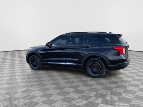 Used 2020 Ford Explorer XLT image 5