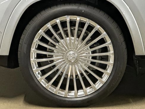 New 2025 Mercedes-Benz Maybach GLS 600 4MATIC image 11