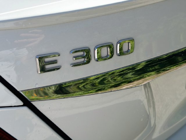 Used 2017 Mercedes-Benz E 300 image 11