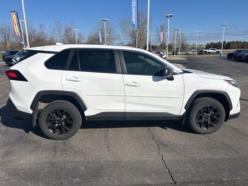 Used 2024 Toyota RAV4 LE image 4