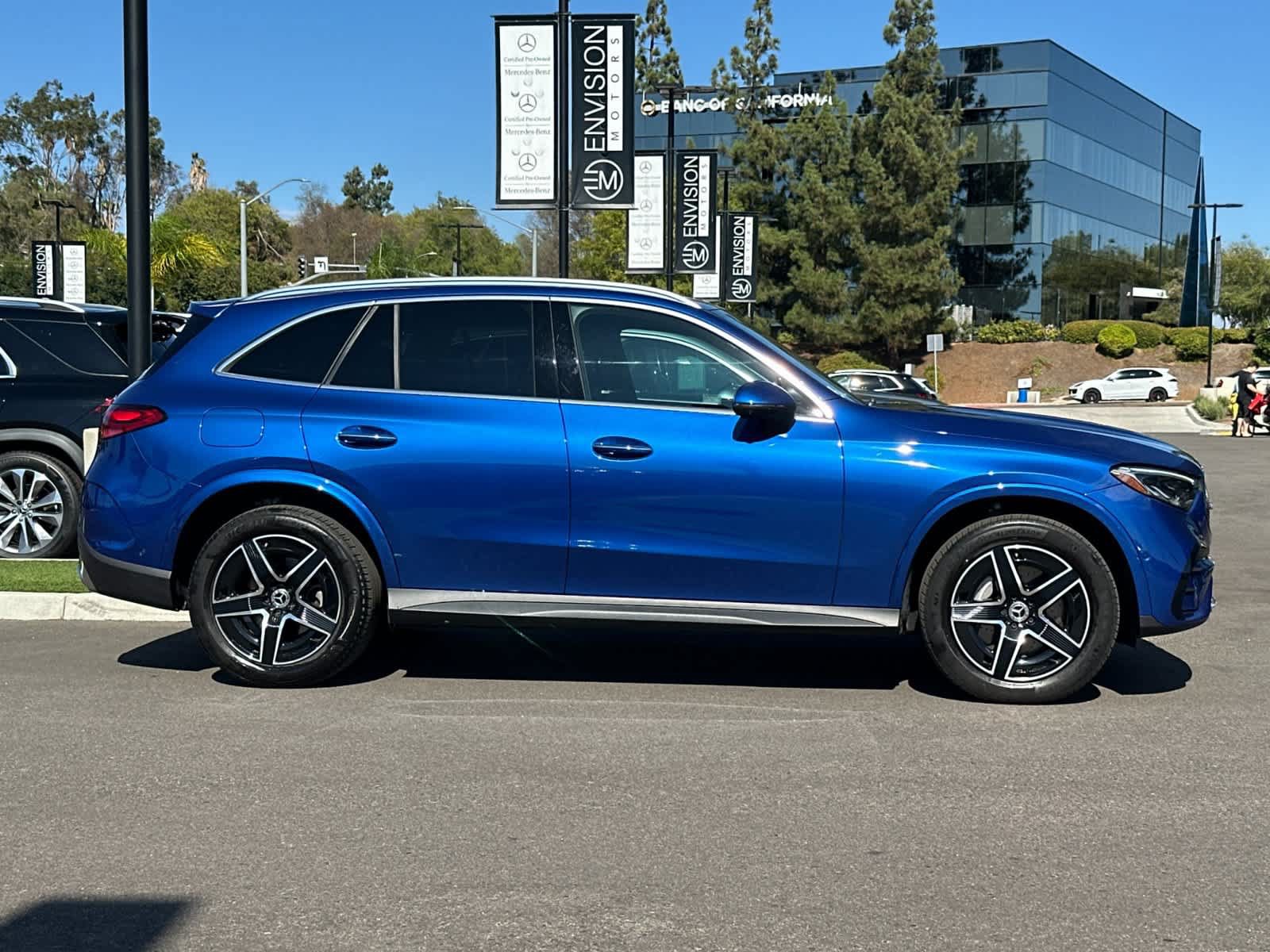 Used 2026 Mercedes-Benz GLC 300 4MATIC image 2