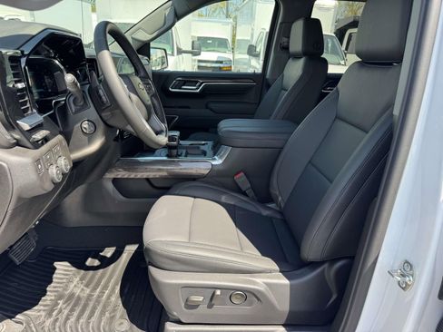 New 2026 Chevrolet Silverado 1500 LTZ w/ LTZ Premium Package AWD/4WD image 24