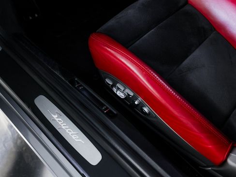 Certified 2016 Porsche Boxster Spyder image 14