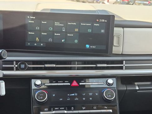 Used 2025 Hyundai Santa Fe SEL FWD image 19