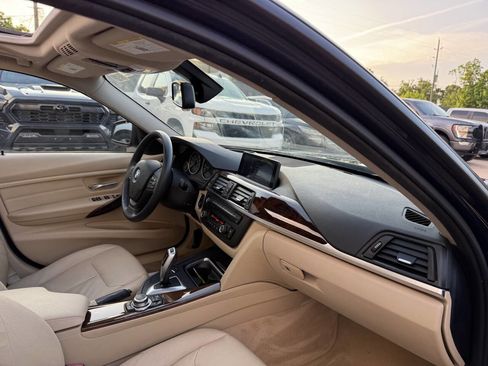Used 2013 BMW 328i xDrive Sedan AWD/4WD image 9