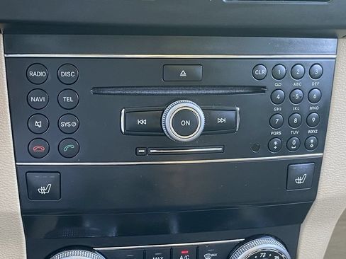 Used 2010 Mercedes-Benz GLK 350 4MATIC image 27