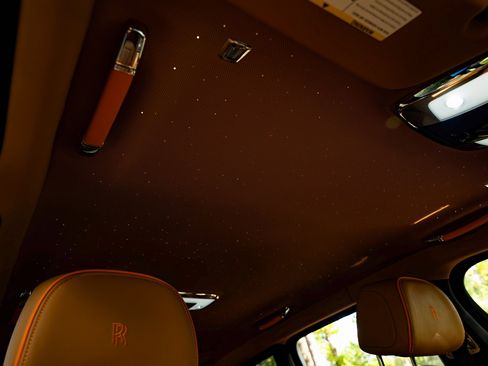 Used 2023 Rolls-Royce Cullinan Black Badge w/ Leather Finishing Pack image 63