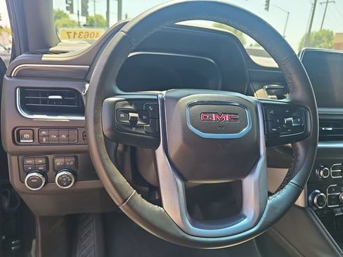 Certified 2024 GMC Yukon XL SLT AWD/4WD image 11