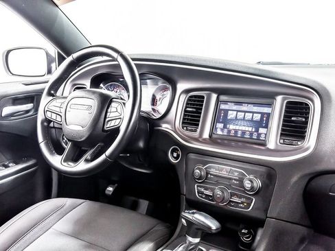 Used 2022 Dodge Charger SXT RWD image 18