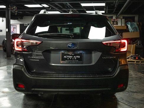 Used 2023 Subaru Outback Premium image 6