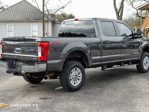 Used 2017 Ford F250 XLT w/ XLT Value Package image 6