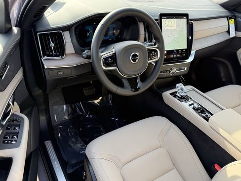 New 2026 Volvo XC90 B6 Plus w/ Protection Package Premier image 15