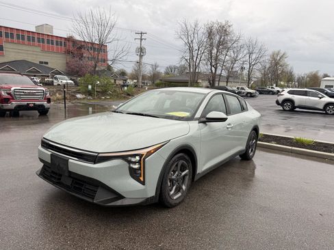 Used 2025 Kia K4 LXS image 7