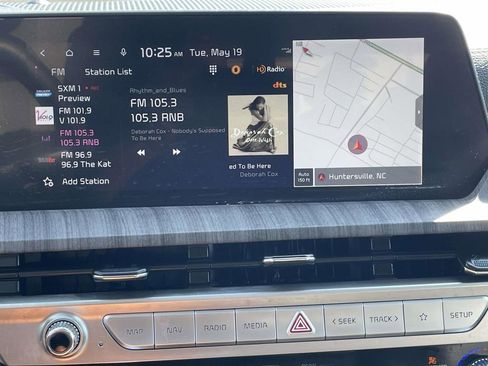 Used 2023 Kia Telluride EX w/ EX Captain's Chair Package FWD image 33
