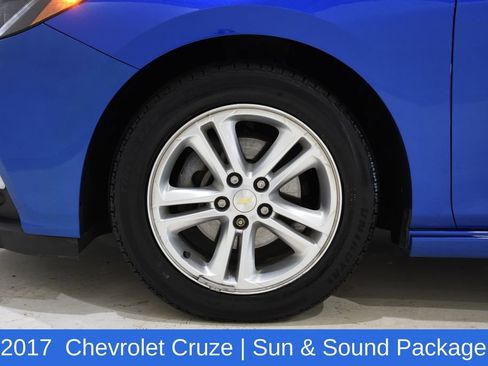 Used 2017 Chevrolet Cruze LT w/ Sun And Sound Package image 6