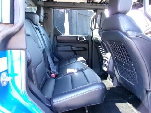 Certified 2025 Ford Bronco Badlands AWD/4WD image 5