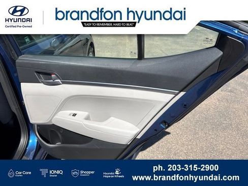 Used 2019 Hyundai Elantra SE FWD image 9