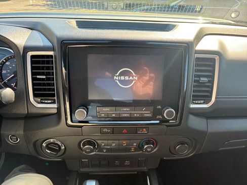 Used 2024 Nissan Frontier SV AWD/4WD image 21