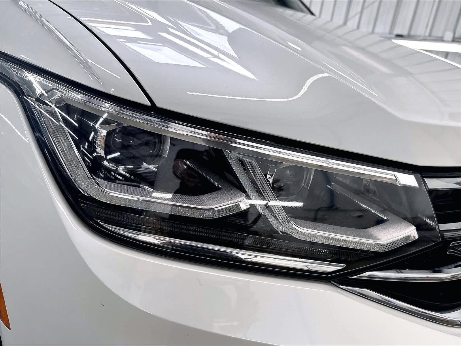 Used 2024 Volkswagen Tiguan SEL R-Line AWD/4WD image 35