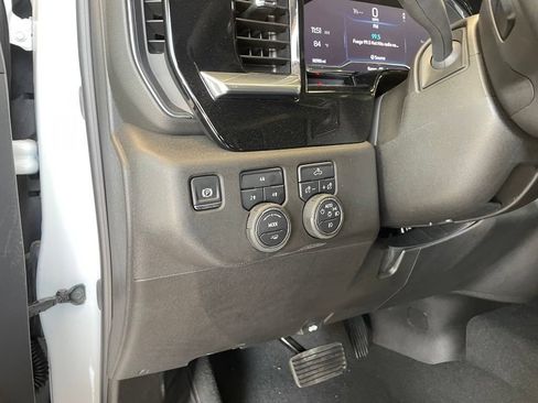 Used 2025 Chevrolet Silverado 2500 LT w/ Convenience Package AWD/4WD image 14
