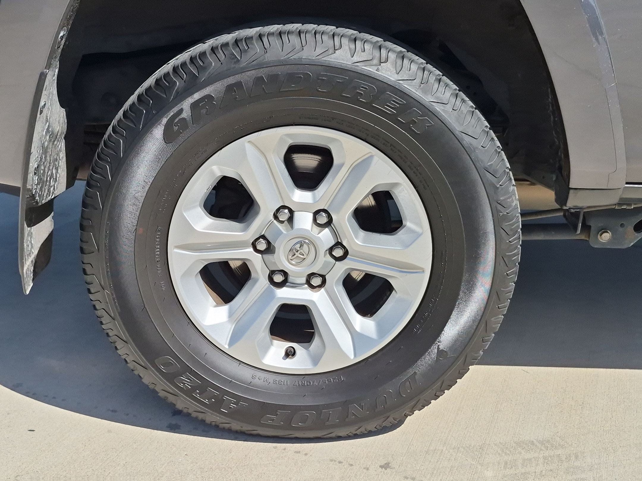 Used 2022 Toyota 4Runner SR5 AWD/4WD image 13