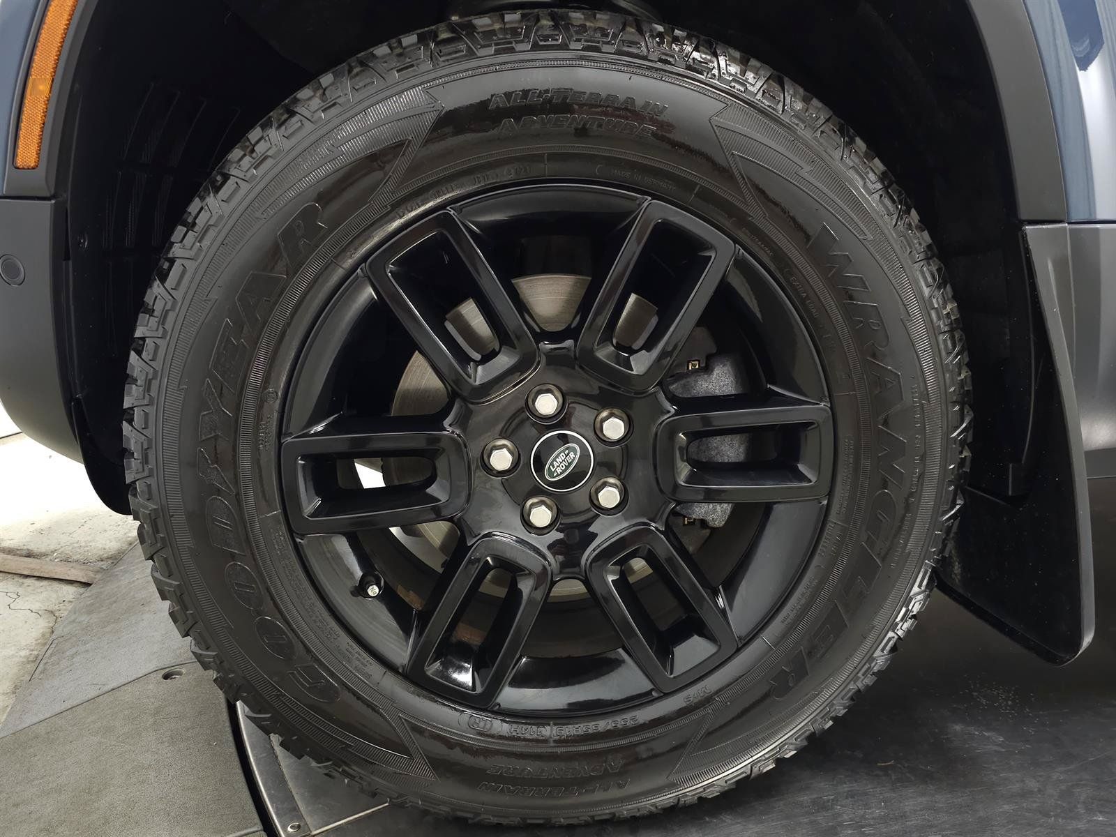 Used 2022 Land Rover Defender 110 S AWD/4WD image 11