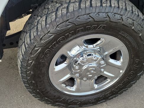 Used 2022 RAM 2500 Tradesman w/ Chrome Appearance Group AWD/4WD image 32