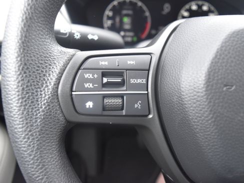 Certified 2023 Honda HR-V LX image 17