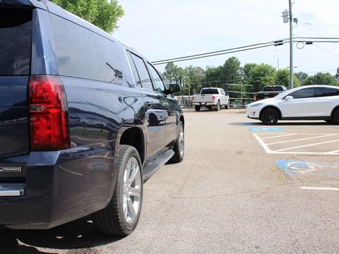 Used 2017 Chevrolet Suburban Premier AWD/4WD image 37