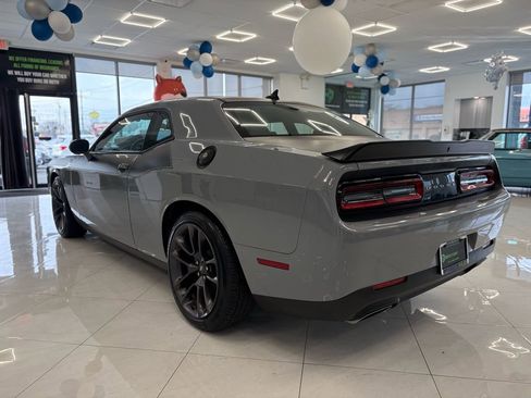 Used 2022 Dodge Challenger R/T w/ T/A Package image 10