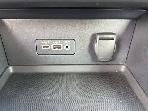 Used 2023 Nissan Sentra SV FWD image 9