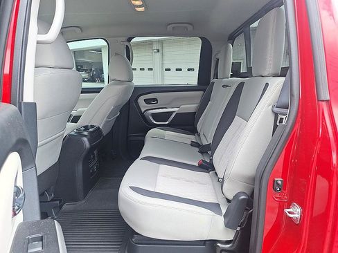 Used 2024 Nissan Titan SV w/ SV Convenience Package AWD/4WD image 12