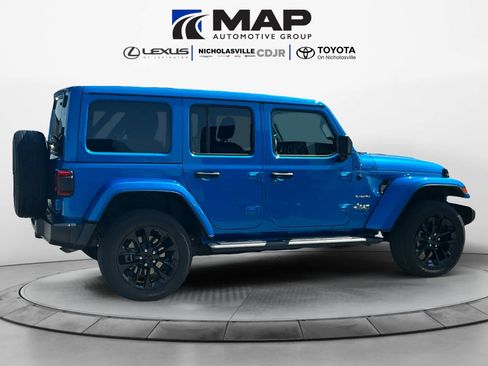Used 2023 Jeep Wrangler Sahara w/ Cold Weather Group image 6
