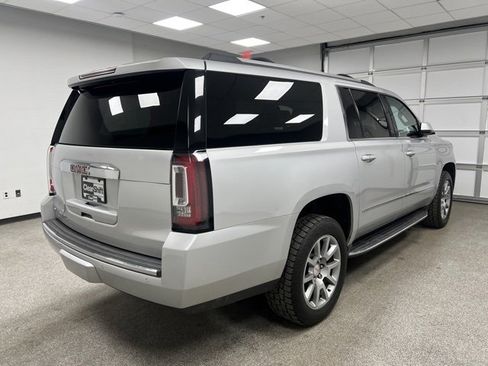 Used 2020 GMC Yukon XL Denali image 10