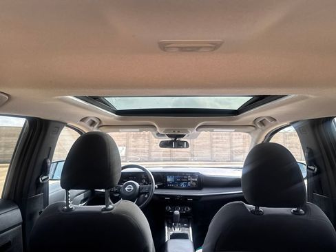 Certified 2025 Nissan Kicks SV w/ SV Premium Package FWD image 33
