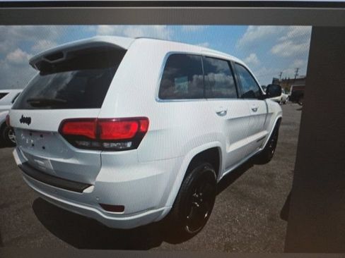 Used 2015 Jeep Grand Cherokee Altitude AWD/4WD image 4