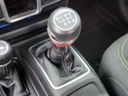 Used 2024 Jeep Gladiator Sport AWD/4WD image 30