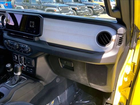 Used 2024 Jeep Wrangler Unlimited Sport AWD/4WD image 18