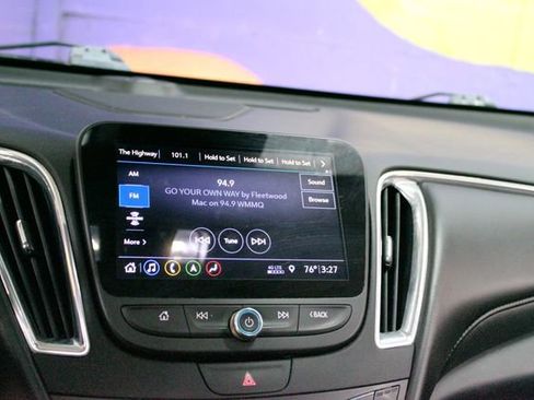 Used 2019 Chevrolet Malibu Premier FWD image 17