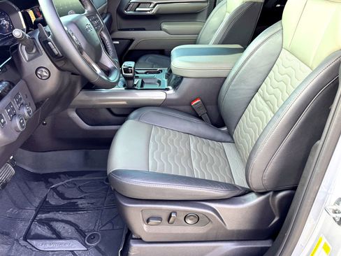 Used 2024 Chevrolet Silverado 1500 ZR2 w/ Technology Package image 11