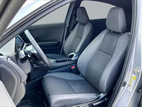Used 2019 Honda HR-V Sport image 7