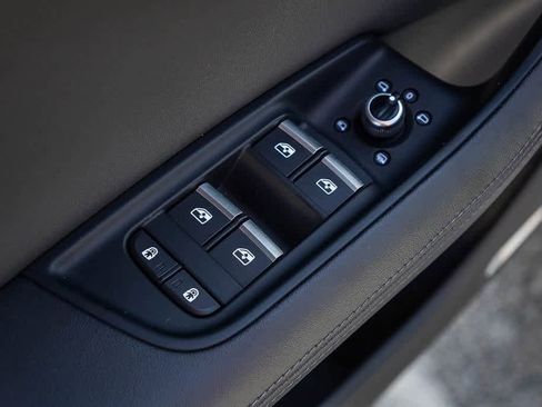 Used 2023 Audi Q7 2.0T Premium Plus w/ Premium Plus Package image 23