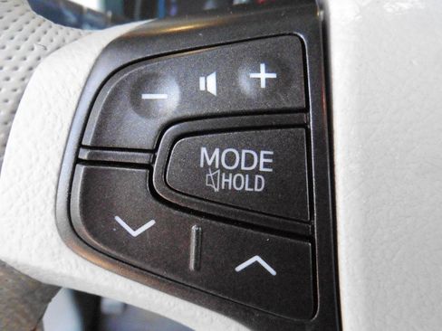 Used 2014 Toyota Sienna XLE FWD image 18