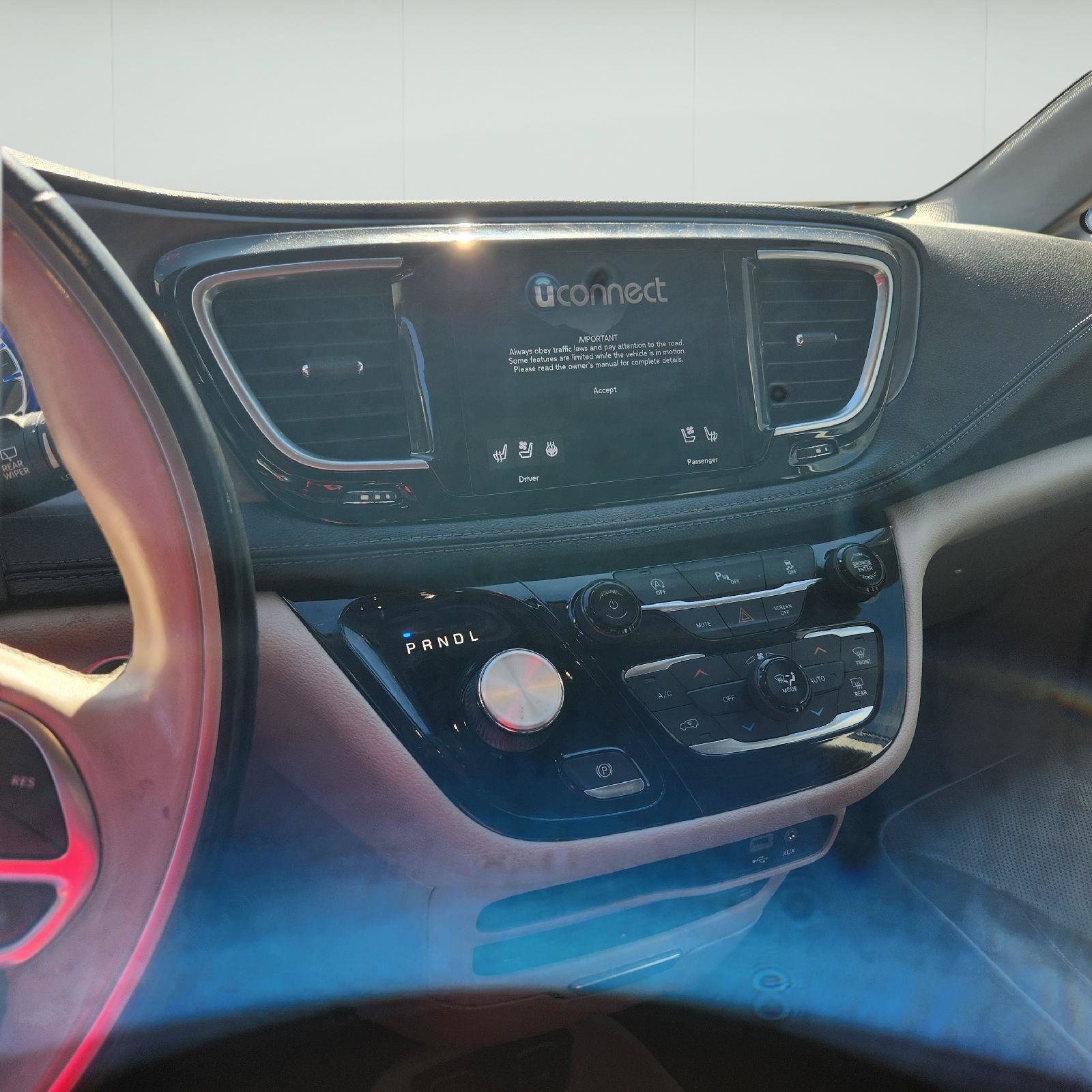 Used 2019 Chrysler Pacifica Limited FWD image 4