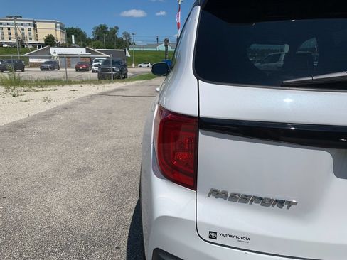Used 2024 Honda Passport EX-L image 32