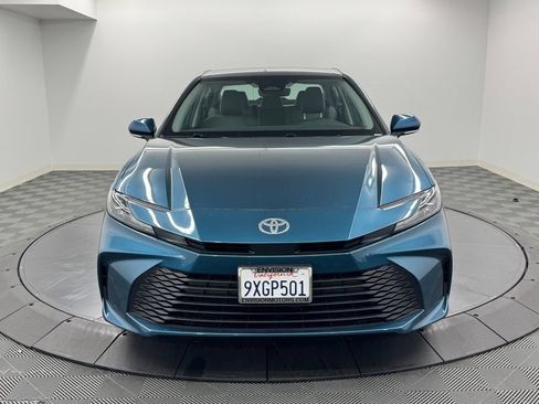 Used 2026 Toyota Camry LE w/ Convenience Package FWD image 3