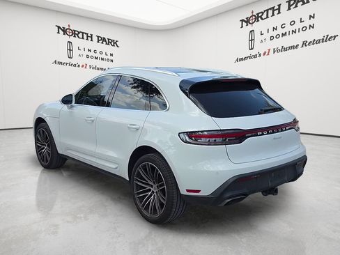 Used 2024 Porsche Macan AWD/4WD image 3