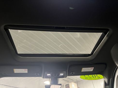 Used 2022 Chevrolet Silverado 2500 High Country w/ Z71 Off-Road Package image 16